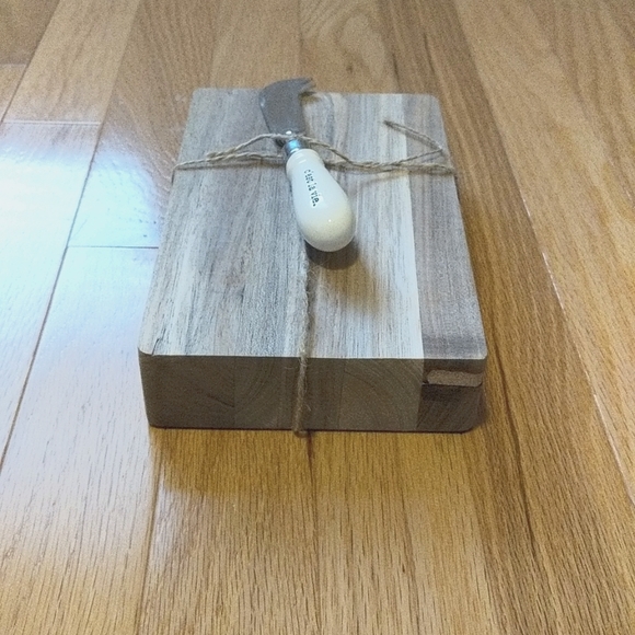 French Wooden Cutting Board - Picture 5 of 7